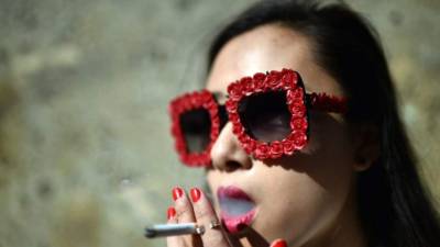 Consumo de tabaco: Está científicamente comprobado que el tabaco produce cáncer, ya sea fumado o mascado. Y no sólo de pulmón sino también bucal, en órganos digestivos y en otros órganos respiratorios y genitales.