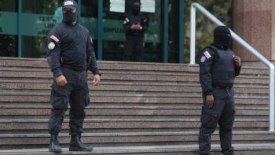Agentes del Sebin allanaron la oficina del autoproclamado presidente interino de Venezuela, Juan Guaidó./EFE.
