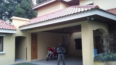 Vivienda allanada en residencial El Pedregal de San Pedro Sula.