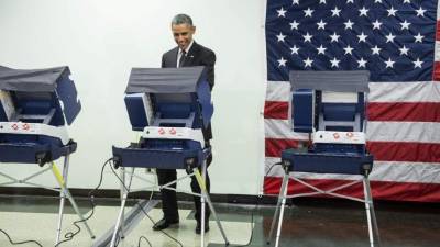 Obama ejerció su derecho presidencial de votar por anticipado en las elecciones legislativas en EUA.