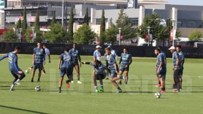 Los jugadores de la Selección de Honduras durante el entrenamiento de este jueves en Frisco, Texas. Foto Ronald Aceituno/Enviado Especial