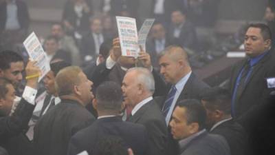 Zafarrancho protagonizado ayer en el Congreso Nacional.