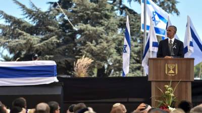 Obama concluyó su elogio a Peres en hebreo: “Toda raba haver iakar” (“gracias, querido amigo”). Foto: AFP/Nicholas Kamm