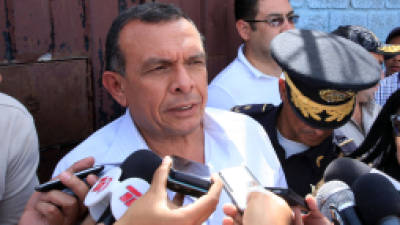 El presidente Porfirio Lobo confirmó ayer que recibió una lista de cuatro candidatos a la DIECP.