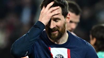 Messi lamentando una ocasión fallada en el duelo del pasado martes en el PSG vs Bayern Múnich en donde los parisinos perdieron 0-1 por la ida de octavos de Champions.