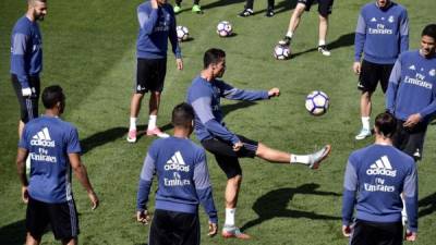 Los jugadores del Real Madrid en el último entrenamiento previo al partido contra el Barcelona. Foto AFP