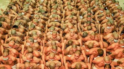 Bukele ordenó mezclar a los pandilleros rivales en las mismas celdas tras desatarse una ola de violencia en El Salvador./EFE.