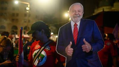 Simpatizantes de Lula de Silva se encuentran en las calles celebrando porque aseguran que ganan en sondeos a boca de urnas.