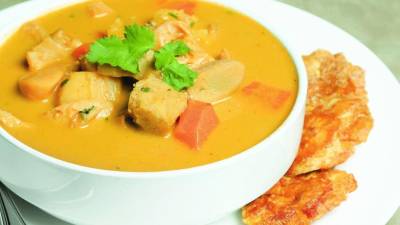 La sopa de Caracol, la reina de las sopas, es una comida típica propia de la costa norte de Honduras. Elaborada principalmente por los garífunas.