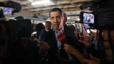 Guaidó fue acorralado por fuerzas de seguridad venezolanas en un acto de intimidación, según el líder opositor./EFE.