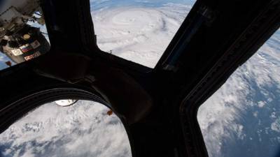 Fotografía compartida por la NASA de la increíble vista desde el espacio del Huracán Harvey.