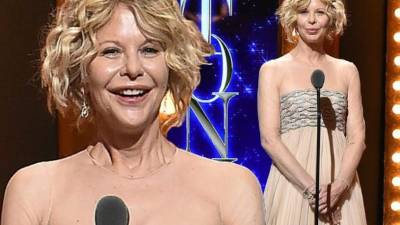 Meg Ryan es criticada por supuestamente lucir nuevas cirugías en el rostro.