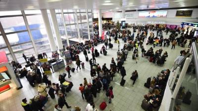 Cientos de vuelos fueron suspendidos en plena temporada alta en el aeropuerto de Londres./AFP.