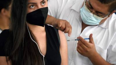 Varios países de América Latina vacunan a su población con Moderna gracias a donaciones de EEUU./AFP.