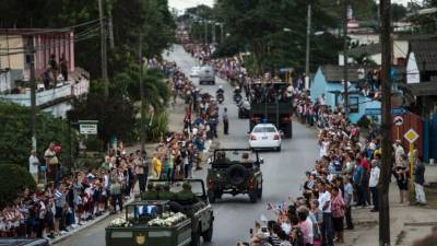 Ciudadanos de todas las edades le dicen adiós a Fidel Castro en Sancti Spiritus.