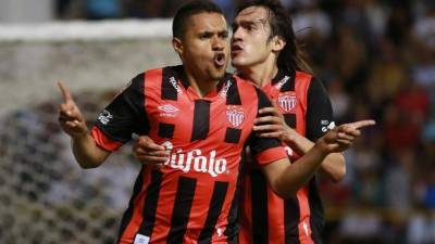 Roger Rojas quiere seguir jugando en el extranjero.