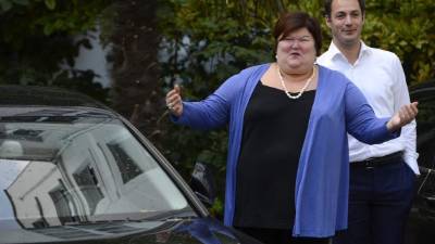 Maggie De Block asegura que ella se siente bien y que puede desempeñar el cargo con eficiencia y capacidad.