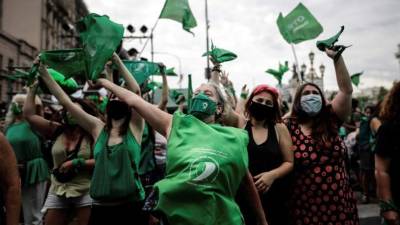 En Argentina, actualmente, solo se permite abortar legalmente si la mujer sufrió una violación o corre peligro su vida.