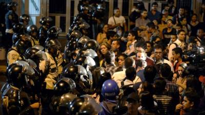 La crisis en Venezuela se acentuó ayer con la detención del alcalde de Caracas, Antonio Ledezma.