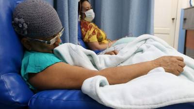 Mujeres en quimioterapia con cáncer de útero.