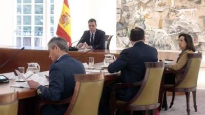 El gobierno de España está preocupado por la situación actual.
