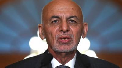 El presidente afgano Ashraf Ghani huyó del país el domingo y afirma negociar su regreso con los talibanes./AFP.