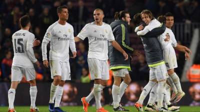 Con un jugador menos y un gol anulado, el Real Madrid se impuso ante el Barcelona.