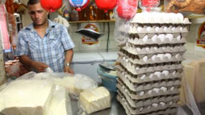 Los vendedores de los distintos mercados dicen que las ventas han bajado drásticamente.