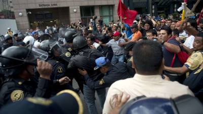 A los docentes se les impidió el paso a la residencia presidencial.