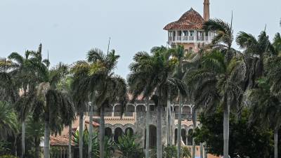 Trump ha denunciado una persecución política tras la redada a su mansión en Florida.