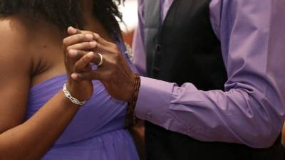 Las parejas que acuden en busca de ayuda quieren legalizar sus matrimonios por lo civil y luego por la Iglesia.