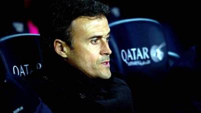 Luis Enrique, en el banquillo del Barcelona en el Camp Nou ante Atlético de Madrid.