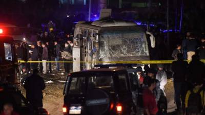 Los primeros reportes indican que la explosión se produjo cerca de un bus que transportaba turistas.