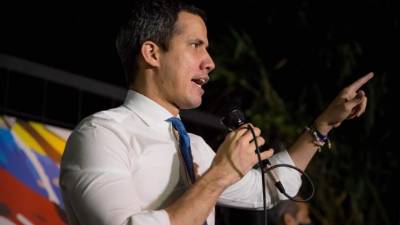 Si el proyecto de la Asamblea venezolana prospera, Guaidó tendrá un año más ára tratar de sacar a Nicolás Maduro del poder.