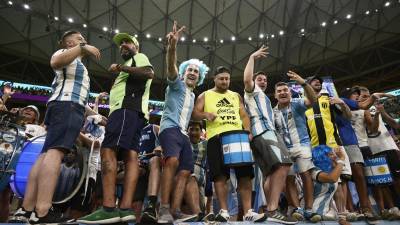 Video: Así celebraron hinchas argentinos la eliminación de Brasil