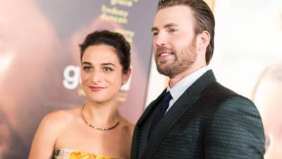 Chris Evans y Jenny Slate terminaron su relación en 2018.