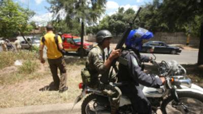 Policías buscaron a los compinches.