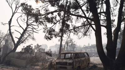 El incendio que quema desde el jueves en el norte de California y que ha causado la muerte de por lo menos 23 personas ya es considerado el más destructivo de la historia del estado, al haber arrasado más de 6,500 edificios y engullido la práctica totalidad de la ciudad de Paradise.