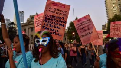 Miles de mujeres alrededor del mundo marcharon ayer exigiendo respeto a sus derechos.