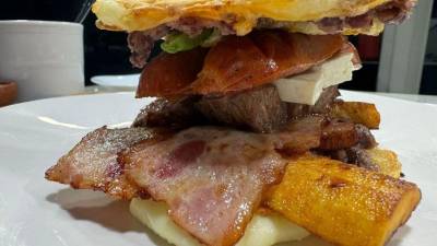 La versatilidad de las burritas es notable, ya que pueden ser rellenas con una amplia variedad de ingredientes, desde carne y frijoles hasta opciones vegetarianas, permitiendo a cada persona personalizarlas según sus gustos.