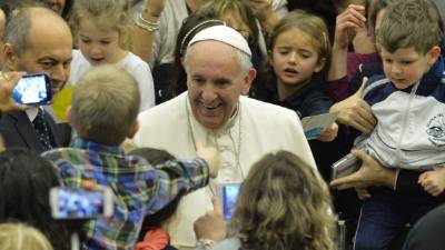 El Papa aprueba las nalgadas, siempre y cuando se mantenga la dignidad del niño.