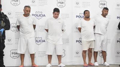 Los acusados de asesinar a una familia de migrantes en El Salvador.