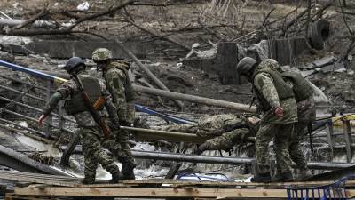 Al menos cuatro soldados ucranianos fallecieron en el bombardeo a una base militar en las cercanías de la frontera polaca.