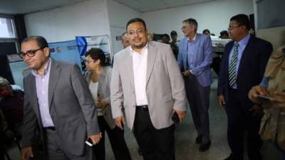 Pastor Alberto Zolórzano, Omar Rivera, Vilma Morales y Carlos Hernández, miembros de la Comisión Especial de Depuración de la Policía Nacional de Honduras. Foto de archivo.