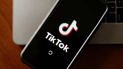 El mes pasado, catorce fiscales estatales de EE.UU. denunciaron a TikTok por perjudicar la salud mental infantil y la acusaron de usar un sistema de contenidos adictivo para lucrarse con los usuarios más jóvenes, apuntando directamente al uso de este tipo de filtros.