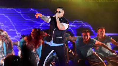 Daddy Yankee durante su reciente concierto en San Pedro Sula.