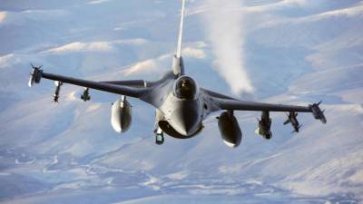 Los F-16 volaron “a velocidades supersónicas”, causando “un estallido sónico” que generó alarma en la capital estadounidense.