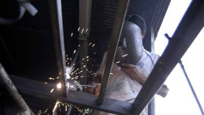 En promedio el salario mínimo actual es de L8,882 para las grandes empresas; para las medianas ronda los L7,000.