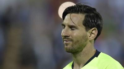 Lionel Messi no pudo hacer nada en la derrota de 1-2 del Barcelona ante Leganés. FOTO AFP.