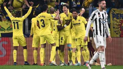 Villarreal se clasificó para los cuartos de final de la Liga de Campeones tras imponerse 3-0 .
